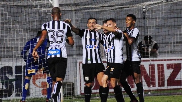 Santos vence a Ponte Preta de virada (Foto: Globo Esporte)