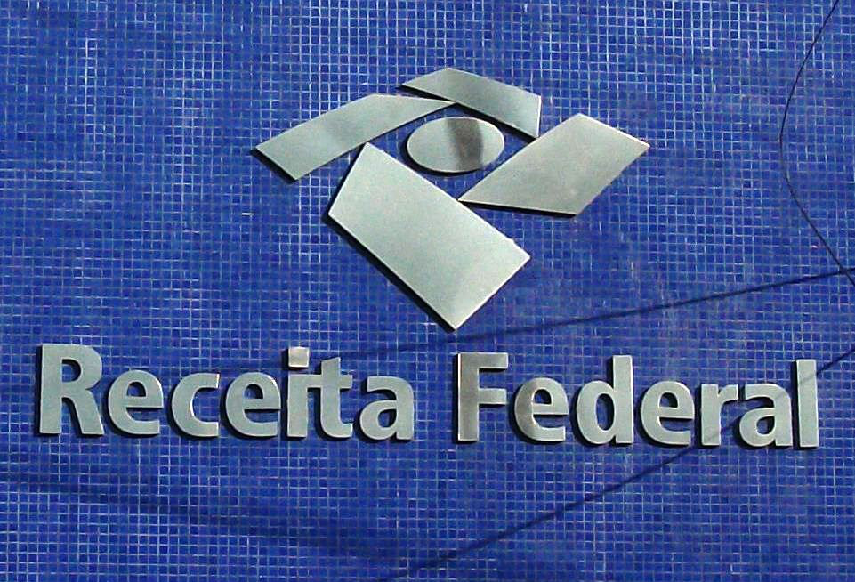 UEMS recebe doação de equipamentos e materiais através da Receita Federal