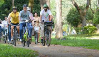 O governador Rodrigo Rollemberg participou da campanha que incentiva o uso da bicicleta como meio de transporte para o trabalho Antônio Cruz/Agência Brasil