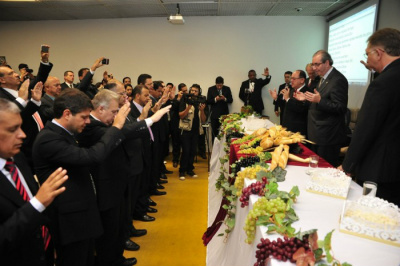 Os pastores do Congresso Eduardo Cunha reunido com a bancada de evangélicos Foto: Agência Câmara