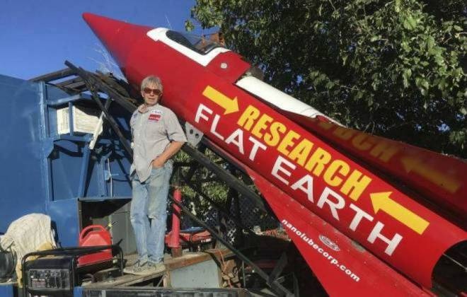 Homem que quer provar que a Terra é plana tentará se lançar em foguete de novo Foto: Reprodução