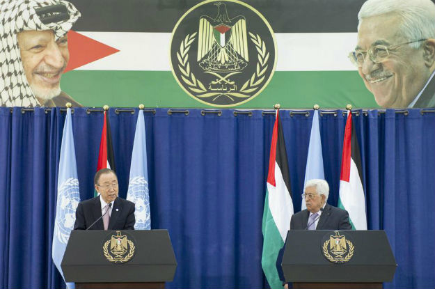 "Violência não é o caminho" para israelenses e palestinos Ban Ki-moon em entrevista coletiva com o presidente palestino, Mahmoud Abbas. Foto: ONU/Rick Bajornas