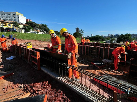 IBGE registra em abril crescimento de 0,50% no índice da construção civil