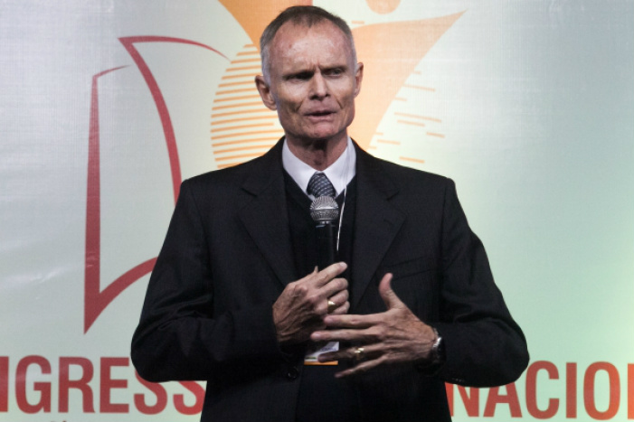 Estudantes e professores prometem barrar, nas ruas, a desorganização de Alckmin Deputados querem convocar o secretário de Educação, Herman Voorwald, para audiências públicas.