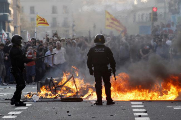 Greve geral provoca confrontos na Espanha