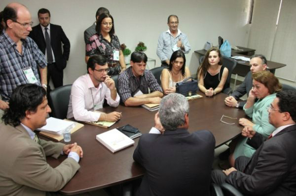 Deputada e prefeitos do Conesul pedem pelo fim dos conflitos por terras