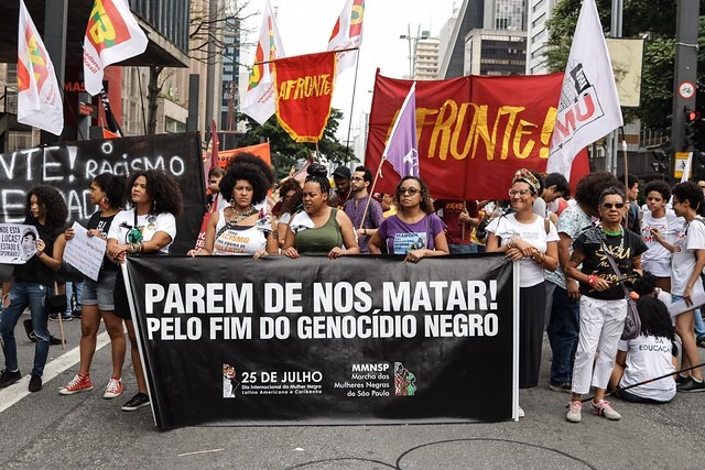 Em São Paulo, a 16ª Marcha da Consciência Negra teve o lema: “Vida, liberdade e futuro, contra o genocídio do povo negro” / Foto: José Eduardo Bernardes