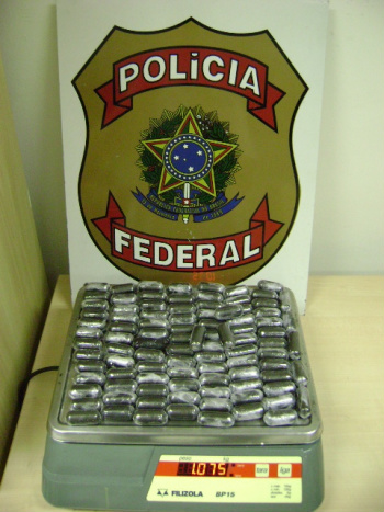 PF apreende cocaína em Corumbá em bagagem com auxilio cão farejador