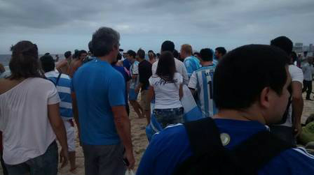 Copacabana recebe multidão de argentinos