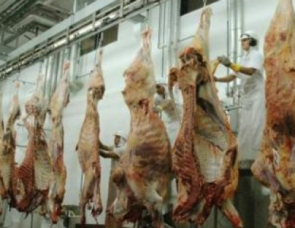 Os chineses barraram as importações de carne dos Estados Unidos em 2003 e do Brasil em 2012, depois da descoberta da doença da vaca louca em animais dos dois países.