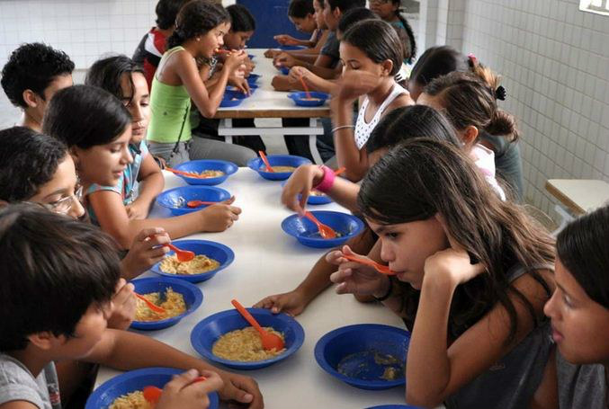 Quem não cumprir o prazo fica inadimplente e pode deixar de receber os recursos do Pnae e do PnateFoto: Divulgação