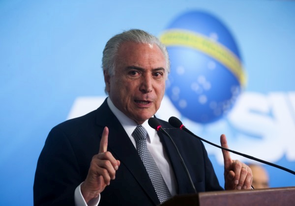 LDO é publicada no Diário Oficial com vetos Lei estabelece metas e prioridades do governo para o ano seguinte