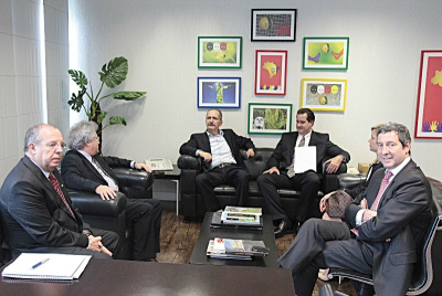 Ministro Aldo Rebelo conhece projeto de capacitação dos voluntários do Rio 2016