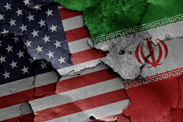 Bandeiras dos Estados Unidos da América e do Irã