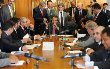 Governo diz contar com o apoio da maior parte das bancadas, mas não consegue votar projeto