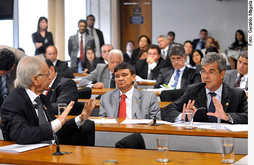 Proposta de 'distritão' divide opiniões Proposta de 'distritão' divide opiniões