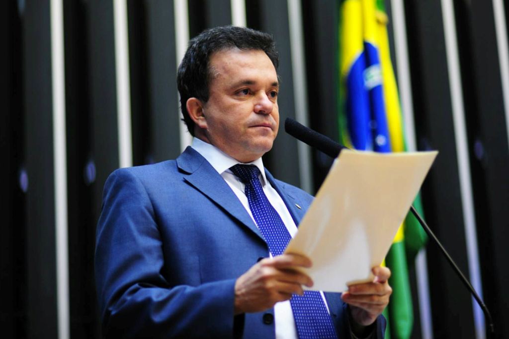 Deputado Vander Loubet, no Plenário da Câmara.