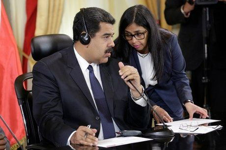 Suspensa do Mercosul, Venezuela diz que participará de reunião em Buenos Aires