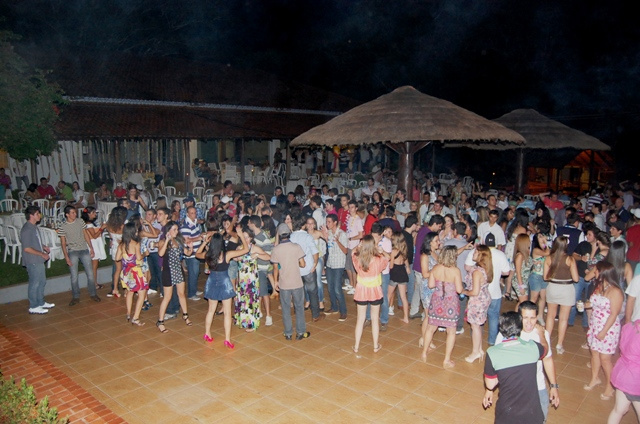 1º Luau da AABB é sucesso em Amambai 1º Luau da AABB é sucesso em Amambai