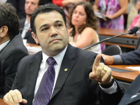 Líder do PSC diz que a vice-presidenta da CDH desistiu de renunciar ao cargo Líder do PSC diz que a vice-presidenta da CDH desistiu de renunciar ao cargo