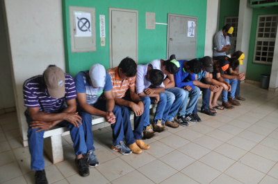 O grupo reclama da falta de alimentação, trabalho forçado e falta de higiene no alojamento da propriedade / Foto: Maikon Leal