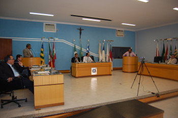 Resumo da sessão da Câmara de Amambai do dia 21 de março A sessão foi presidida pelo vereador Luciney Bampi(PV).