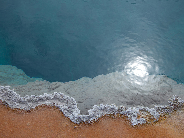 Piscina termal do parque Yellowstone, nos EUA (Foto: Danielle Goldstein/National Geographic Photo Contest)