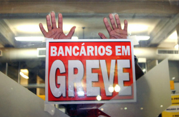Bancários decidem na segunda se acabam com a greve e voltam ao trabalho na 3ª Bancários decidem na segunda se acabam com a greve e voltam ao trabalho na 3ª