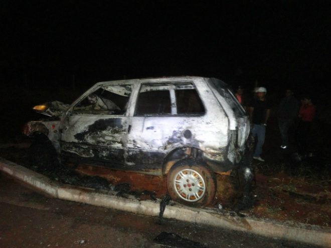 Adolescentes em motos morrem ao colidir com carro em rodovia de MS