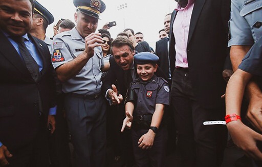 Como funcionam as escolas militarizadas que o governo vai financiar Projeto-piloto do MEC irá militarizar 54 escolas em 2020; R$ 28 milhões serão destinados para remunerar militares da reserva / Reprodução/Twitter