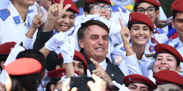 Como funcionam as escolas militarizadas que o governo vai financiar Aposta em um modelo de escola cívico-militar é uma aposta em uma educação antidemocrática e autoritária”, diz a coordenadora do Cedeca-CE, Marina Araújo Braz (Foto: Foto: Evaristo Sá/AFP/Getty Images)