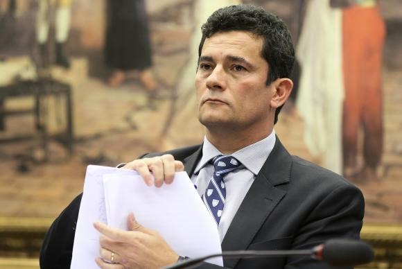 O juiz  Sérgio Moro determina que os valores a serem obtidos com o leilão do triplex sejam revertidos à Petrobras /Foto:Marcelo Camargo/Agência Brasil