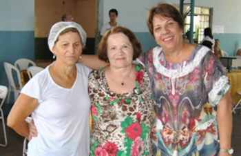 Nova diretoria da Associação de Mães de Amambai inicia gestão E/D - Lurdes Terezinha Klein (presidente; Iraci Maria Buzato (conselho fiscal) e Vilma Maria Selhorst (1ª secretária).