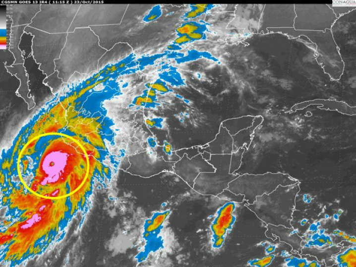 Estima-se que o Furacão Patrícia tenha nesse exato momento ventos máximos atingindo 325 km/h