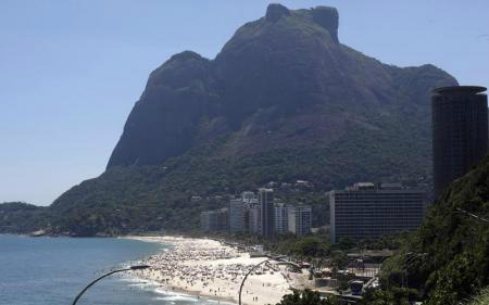 COI diz que Rio-2016 não tem tempo a perder, tem que conquistar público Vista do hotel Royal Tulip, na frente da praia de São Conrado, no Rio de Janeiro.