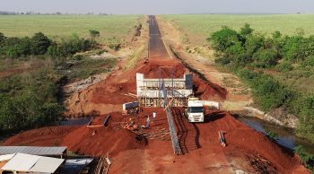 Governo do Estado vai construir 163 pontes de concreto até 2022 Em conclusão, ponte de concreto sobre o Córrego Cascavel, entre Figueirão e Costa Rica. Foto: Saul Schramm