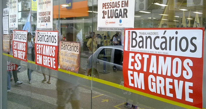 Bancos oferecem 10% de aumento; empregados ainda vão avaliar proposta
