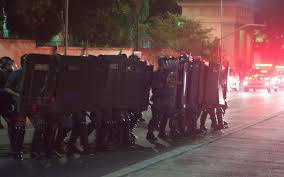 PM abre investigação para apurar violência de policiais em protesto no Rio