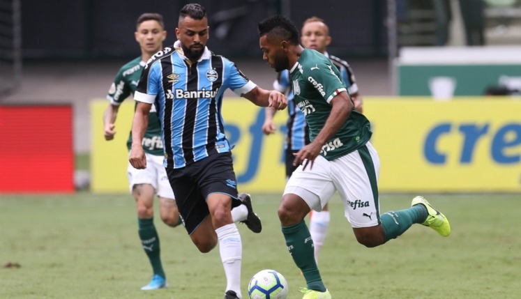 Palmeiras perde para o Grêmio e Flamengo conquista o Brasileirão Palmeiras perde para o Grêmio e Flamengo conquista o Brasileirão