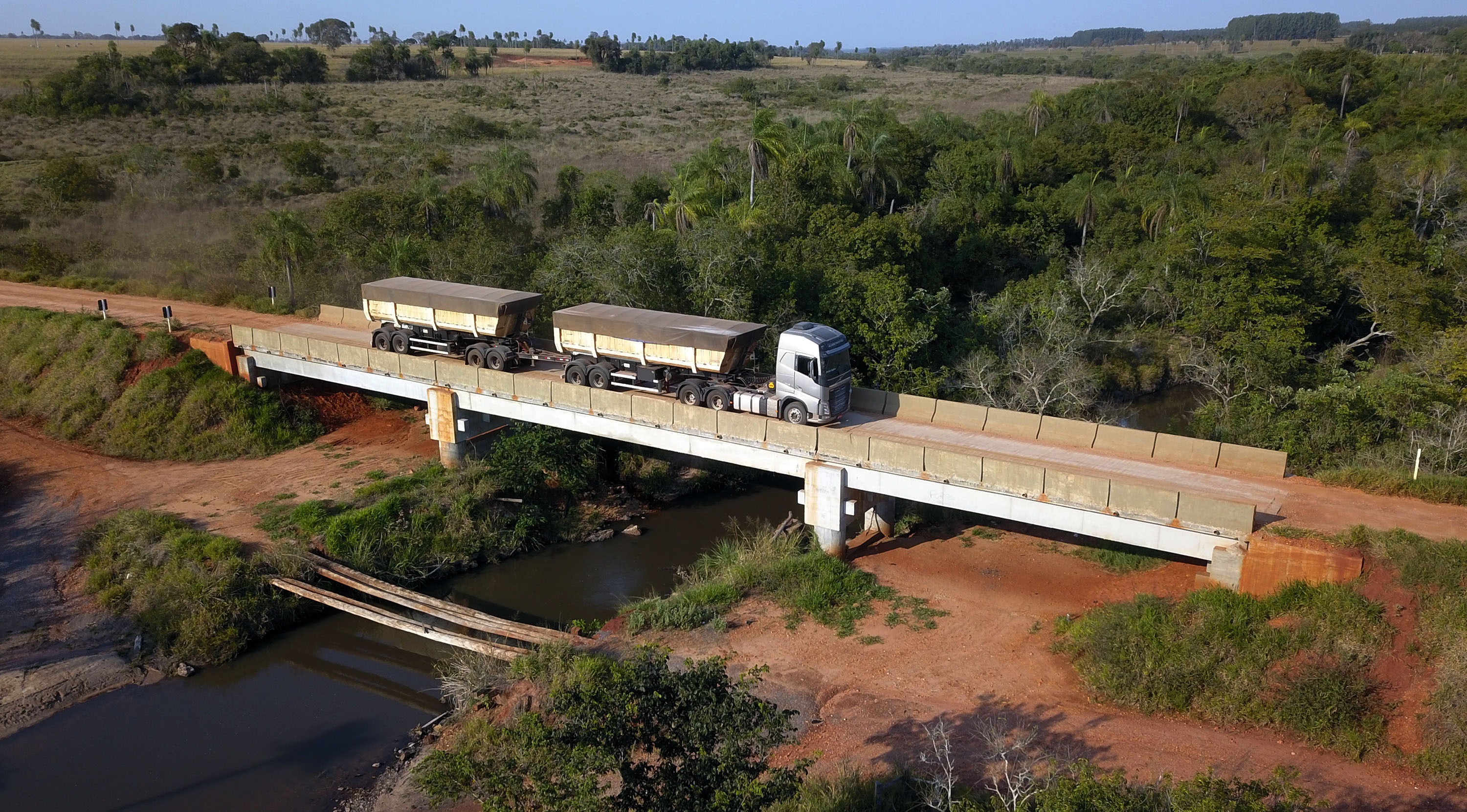 Governo do Estado vai construir 163 pontes de concreto até 2022 Ponte sobre o Córrego Guardinha, em Jardim, tirou região de produção e assentamentos do isolamento. Foto: Chico Ribeiro