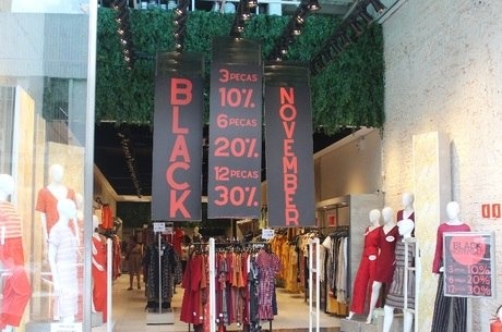 Consumidores devem gastar, em média, R$ 1.132 na Black Friday