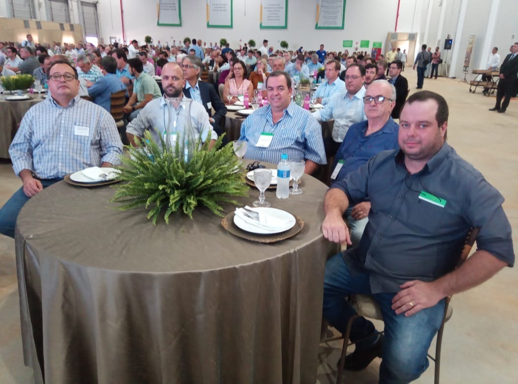 Lideranças políticas e empresariais prestigiam inauguração da Coamo E/D- Prefeito Dr. Bandeira, empresário Marlos Signori, vereador Dilmar Bervian e o empresário Max Berté, durante solenidade de inauguração / Foto: Decom
