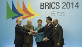 O presidente Vladimir Putin, o primeiro-ministro Narendra Modi, a presidenta Dilma Rousseff, o presidente Xi Jinping e o presidente Jacob Zuma, em foto oficial na 6ª Cúpula do Brics Marcelo Camargo/Agência Brasil