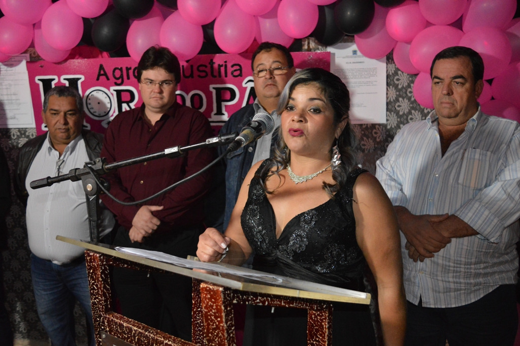 Empresária Aucléia Nunes de Souza, durante inauguração da agroindústria Hora do Pão / Foto: Moreira Produções