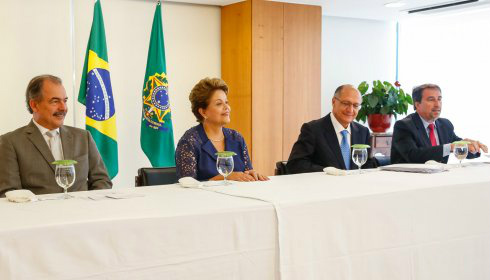 Dilma com Alckmin: "Este País preza a democracia" Dilma com Alckmin: "Este País preza a democracia"