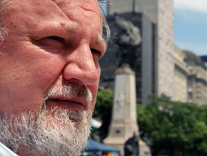 Líder do MST considera 'erro político' fazer mobilização durante a Copa Líder do MST considera 'erro político' fazer mobilização durante a Copa