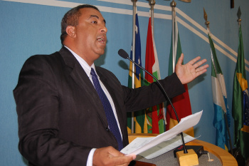 Carlinhos cobra aumento de vagas nos CEIs Vereador Carlinhos lamenta fechamento de CrechesFoto: Moreira Produções