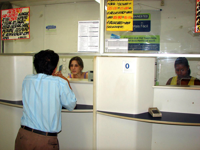Bancários voltam hoje ao trabalho