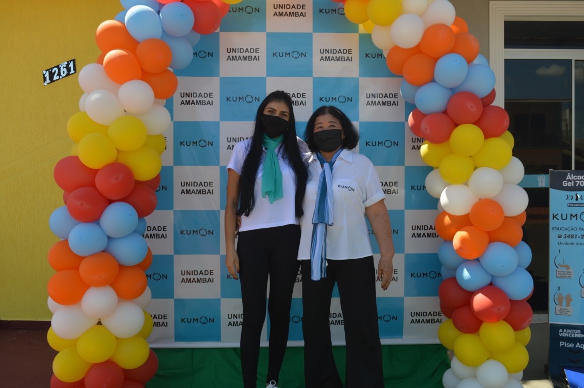 E/D: A colaboradora Ariady Pucker Vale e a coordenadora do Kumon, Cecília Akie Mizuma Andrade / Foto:Moreira Produções 