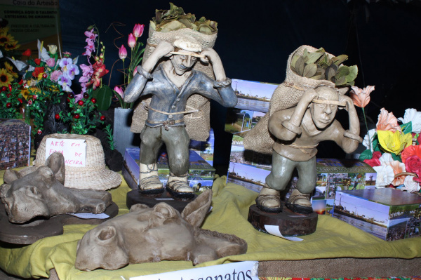 Feira de flores e artesanato inicia nessa quarta-feira (26) A Casa do Artesão irá expor seus trabalhos artesanais durante a feira